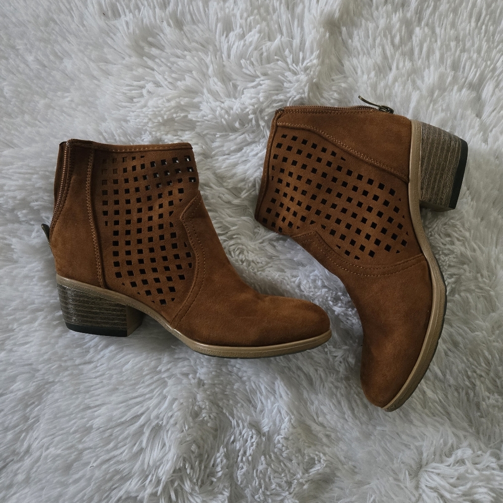 Brown Cowboy style boots